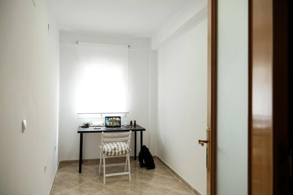 Apartamento A 100M Del Ayuntamiento Huelva Exterior photo